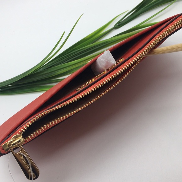 Michael Kors Jet Set Travel LG Slim Card Case - Picture 4 of 8